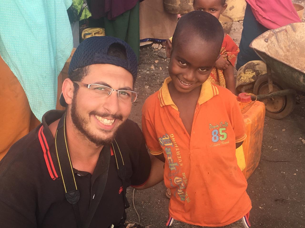 صاحب مشروع ومن الماء حياة للتطوع في أفريقيا