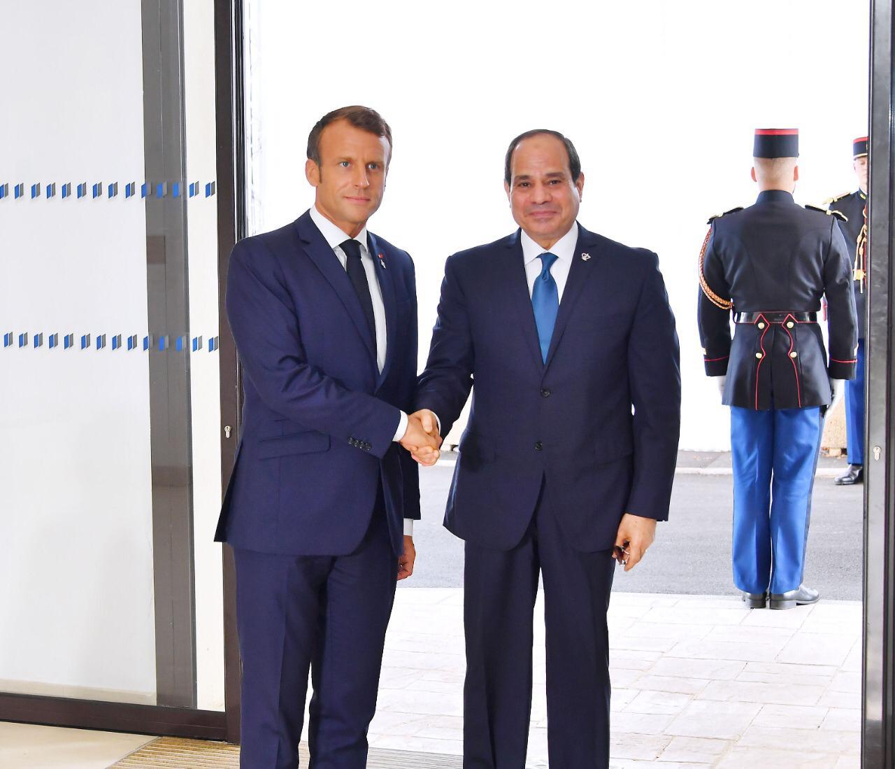 الرئيس السيسي يلتقي نظيره الفرنسي