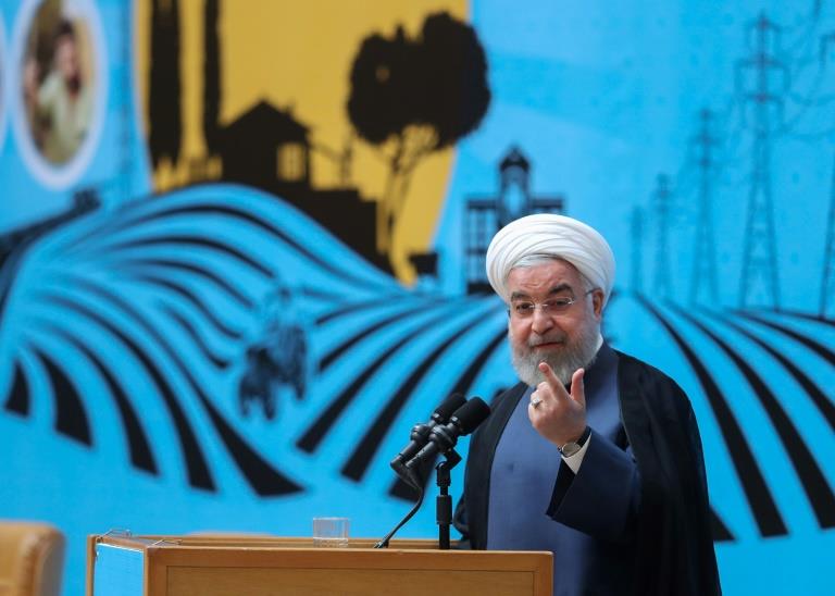 الرئيس الإيراني حسن روحاني خلال إلقائه خطابا في ال