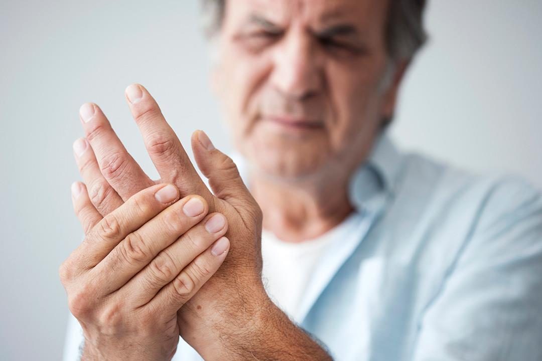 أسباب وأعراض التهاب مفاصل الأصابع