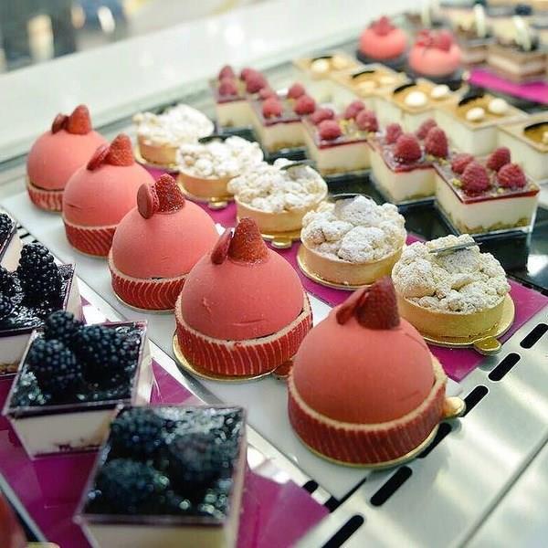 شركة فرنسية تبحث عن موظفين لـ"تذوق حلوياتها"
