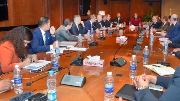 لجنة بحث دمج المصريين بالخارج في جهود الاستثمار