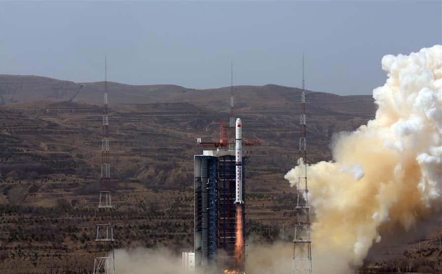 الصين تطلق ثلاثة أقمار صناعية لمراقبة إدارة أصول ا