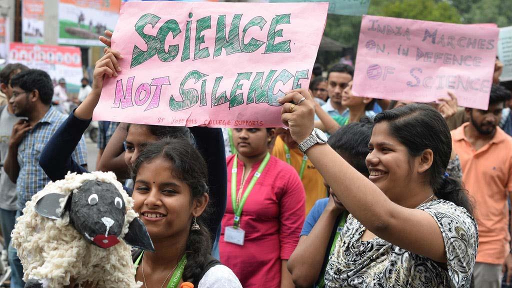 طلاب في الهند يتظاهرون