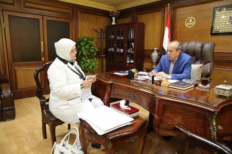 محافظ  كفر الشيخ مع وكيلة وزارة التربية والتعليم