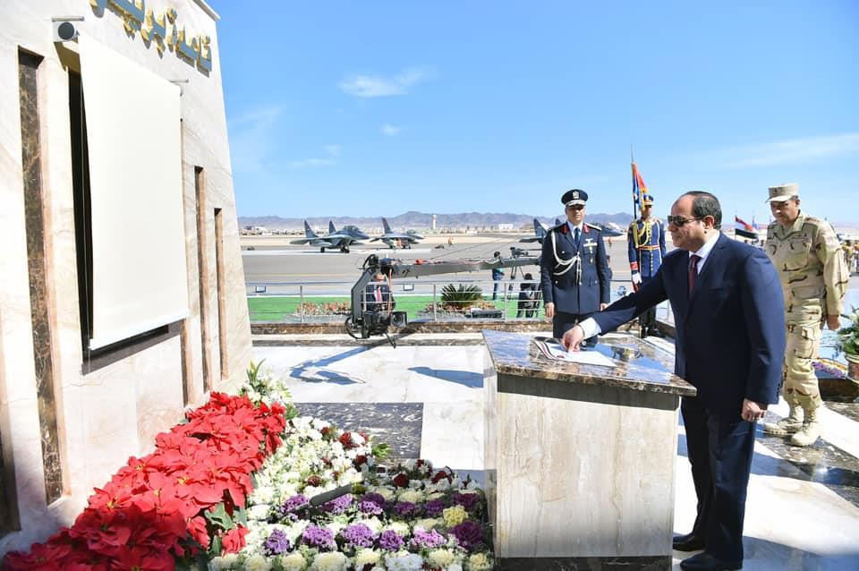 الرئيس السيسي يفتتح قاعدة برنيس العسكرية 
