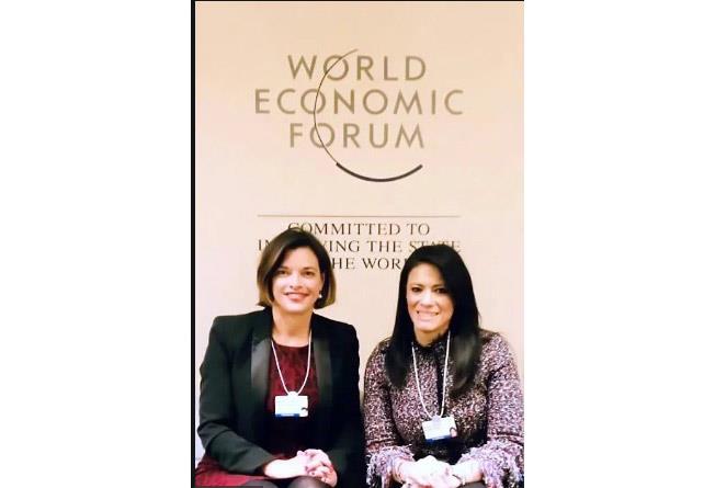رانيا المشاط خلال لقاءها مع رئيس المركز العالمي لل