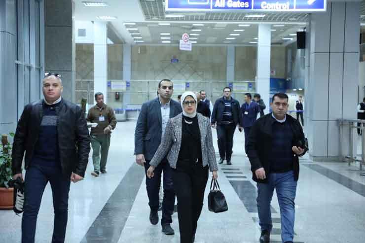 وزيرة الصحة بمطار شرم الشيخ