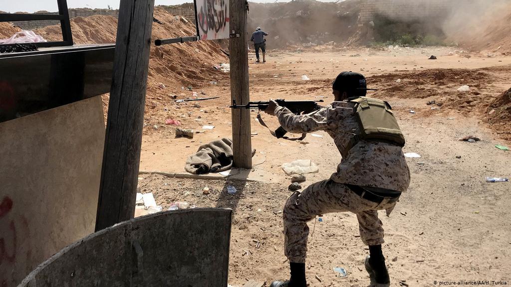 اشتباكات بين الجيش الليبي وقوات الوفاق - ارشيفية
