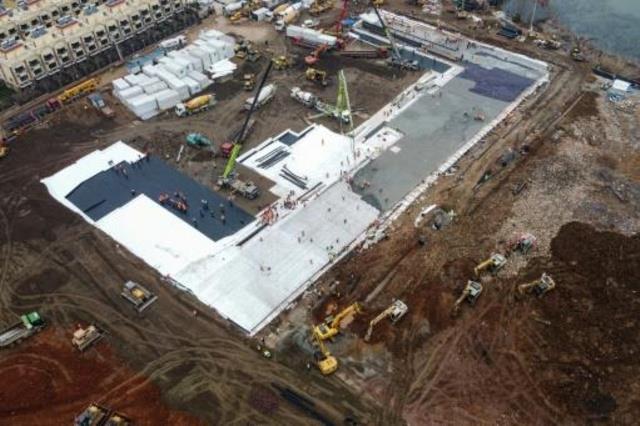 صورة التقطت من الجو لموقع بناء مستشفى جديد في ووها