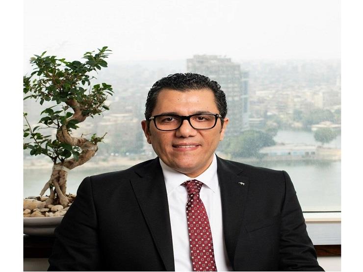 أيمن قنديل رئيس مجلس إدارة أكسا للتأمين مصر