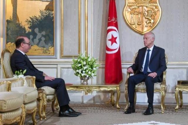 الرئيس التونسي قيس سعيد خلال اجتماع في قصر قرطاج م