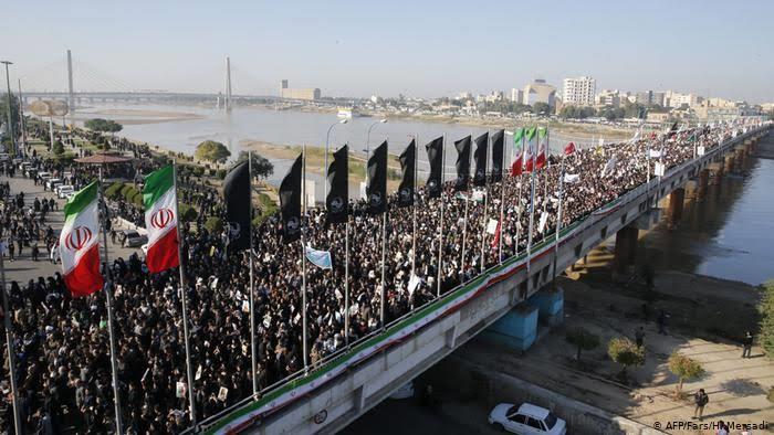 صورة لاستقبال جثمان قاسم سليماني