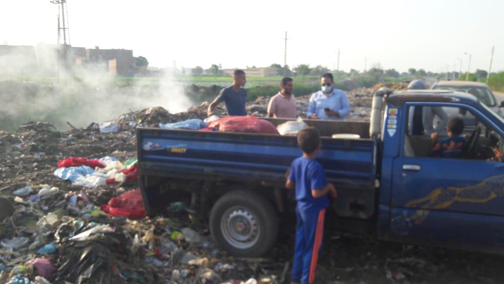 نائب محافظ القليوبية توجه بمصادرة سيارة تلقي المخل