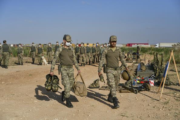 الجيش التركي يخلي قاعدة مورك العسكرية في سوريا