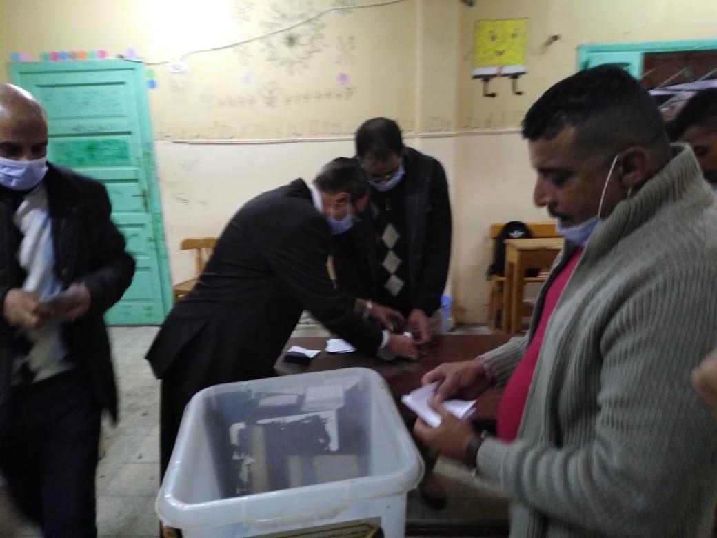  فرز أصوات الناخبين في الإسكندرية 