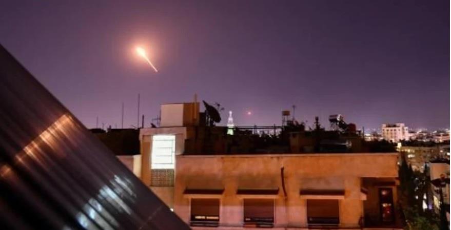 الدفاع الجوي السوري يرد على قصف إسرائيلي جنوب دمشق