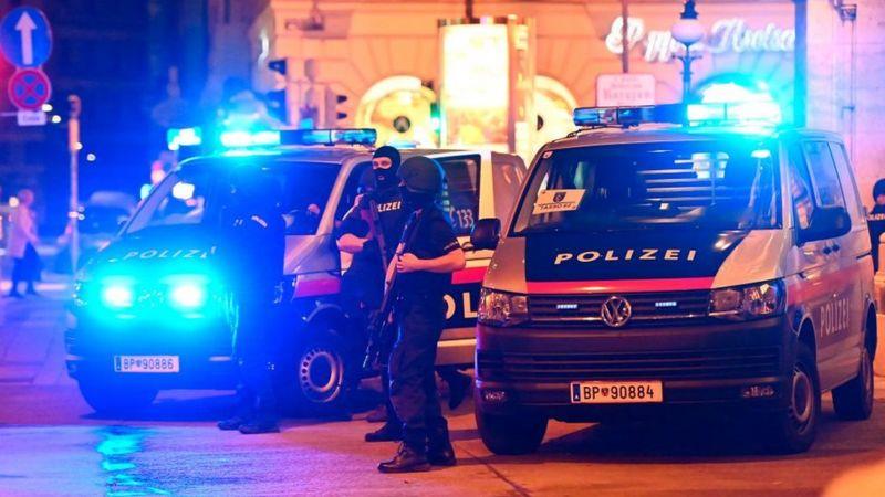 الشرطة في موقع هجوم فيينا