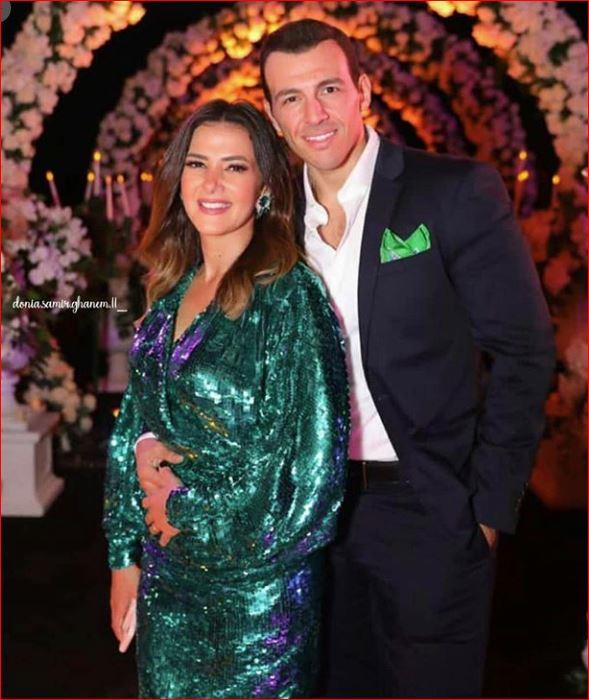 دنيا سمير غانم مع زوجها