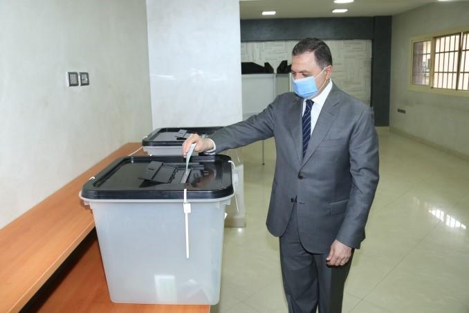 وزير الداخلية يدلى بصوته