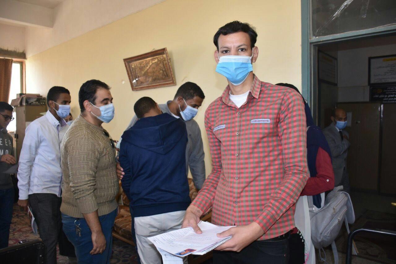 تقديم أوراق الترشح للانتخابات الطلابية بجامعة أسوان