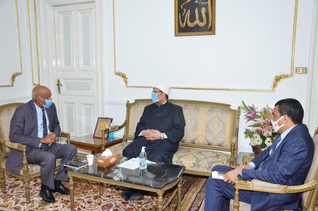 وزير الأوقاف يستقبل سفير السودان بالقاهرة