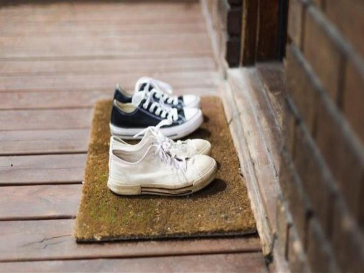 هل تنقل الأحذية فيروس كورونا