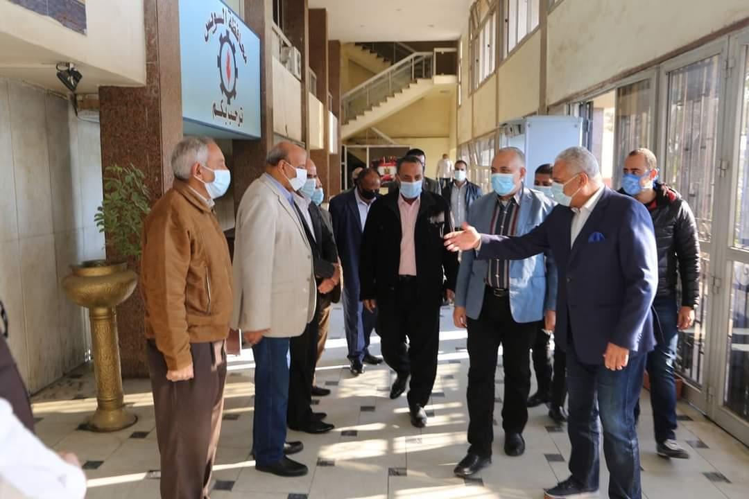 محافظ السويس يستقبل وزير الري 