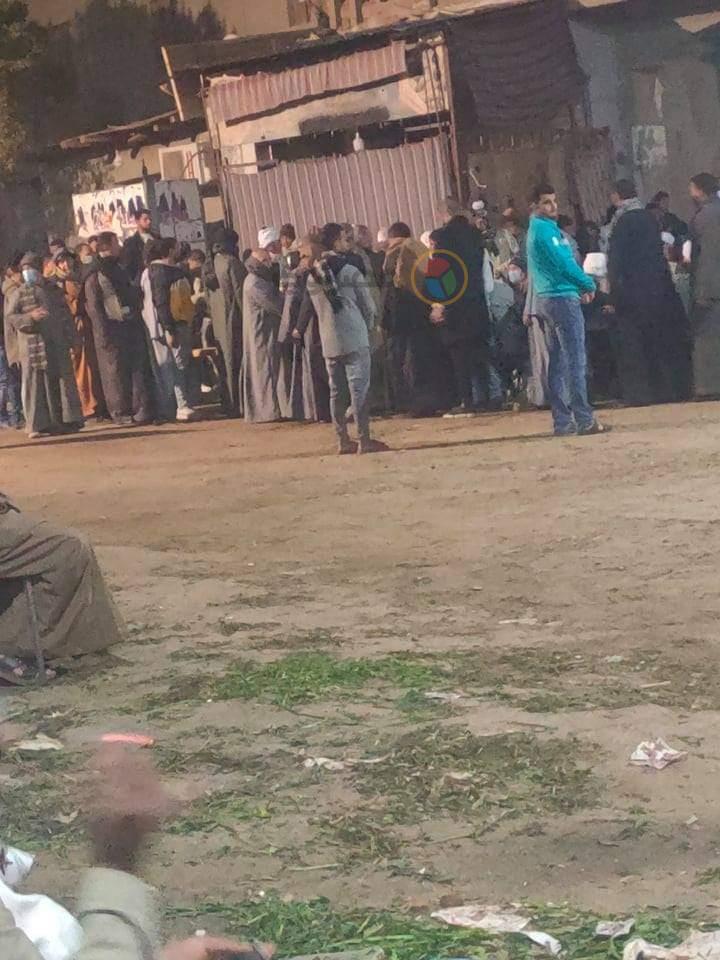 أهالي قريته في انتظاره (2)