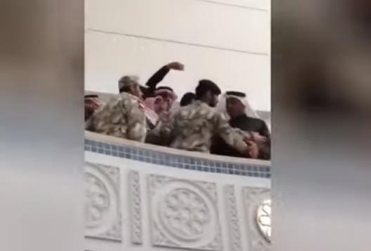 عراك بالأيدي في مجلس الأمة الكويتي
