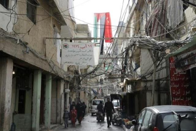 مخيم برج البراجنة للاجئين الفلسطينيين قرب بيروت