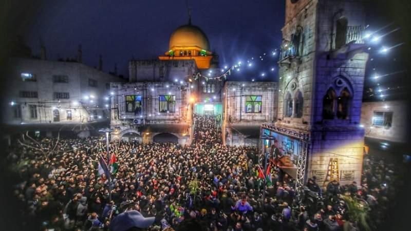 آلاف الفلسطينيين يشاركون في ''الفجر العظيم''
