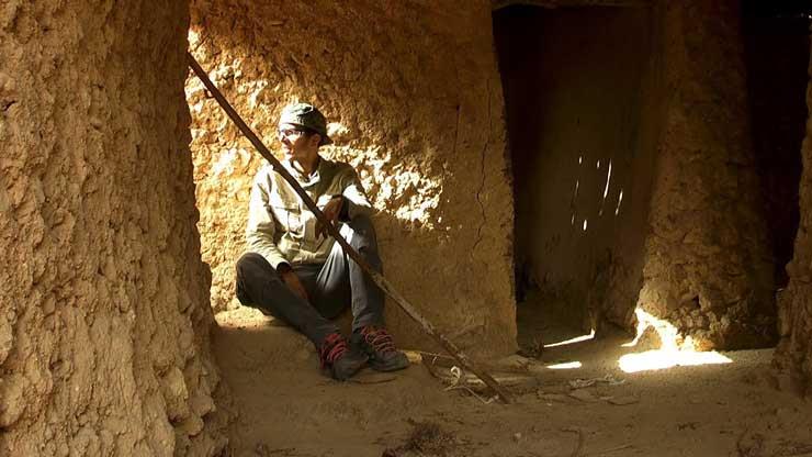 2(محمد-شاهين-في-إحدى-جولاته-في-صحراء-سيوة)