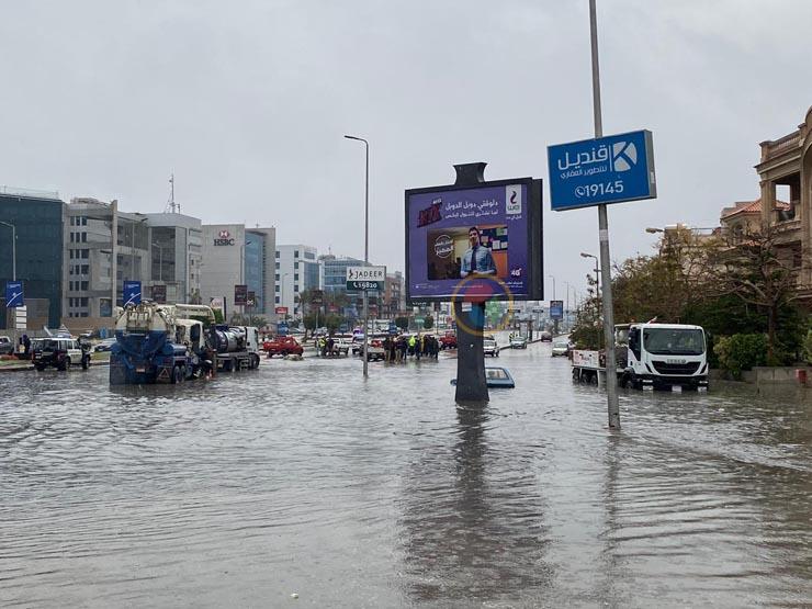 جانب من شفط مياه الامطار