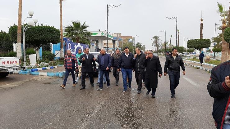 اللواء صقر يتفقد حالة الطرق بعد الامطار 