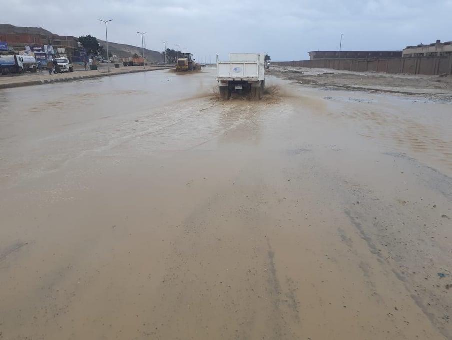السيول تحاصر مبني هيئة الأرصاد في أبورديس