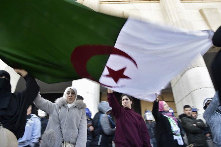 المتظاهرين الجزائريين- أرشيفية
