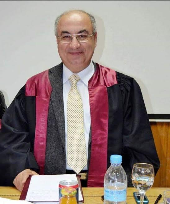 الدكتور بهاء درويش أستاذ الفلسفة بكلية الآداب جامع