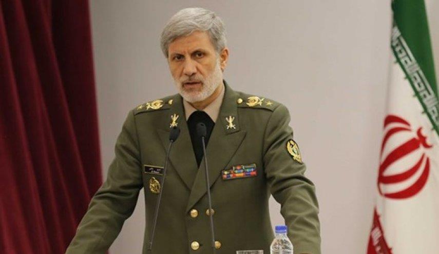 وزير الدفاع واسناد القوات المسلحة الايرانية العميد