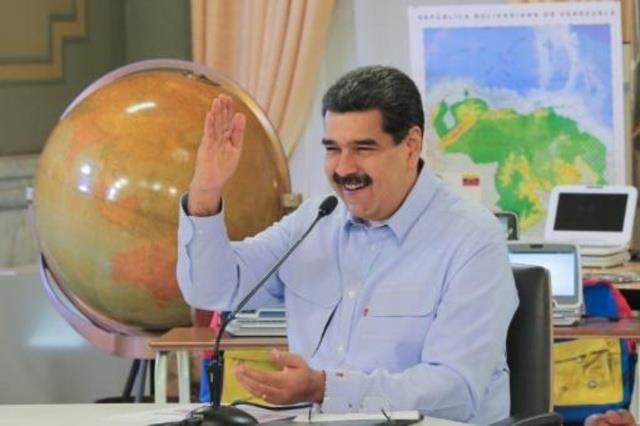 صورة وزعتها الرئاسة الفنزويلية تظهر الرئيس نيكولاس