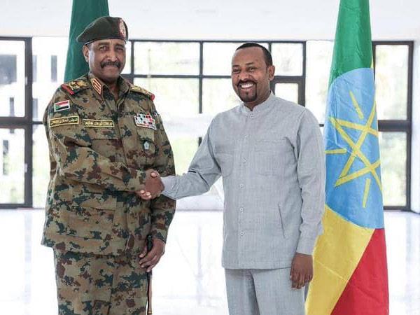 رئيس الوزراء الإثيوبي آبي أحمد وعبد الفتاح البرهان