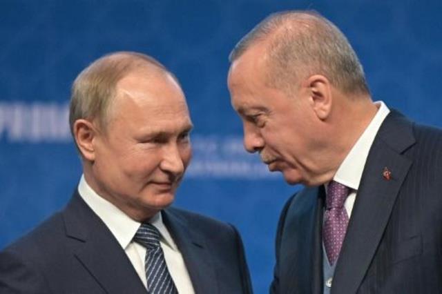 الرئيسان التركي رجب طيب إردوغان (يمين) والروسي فلا