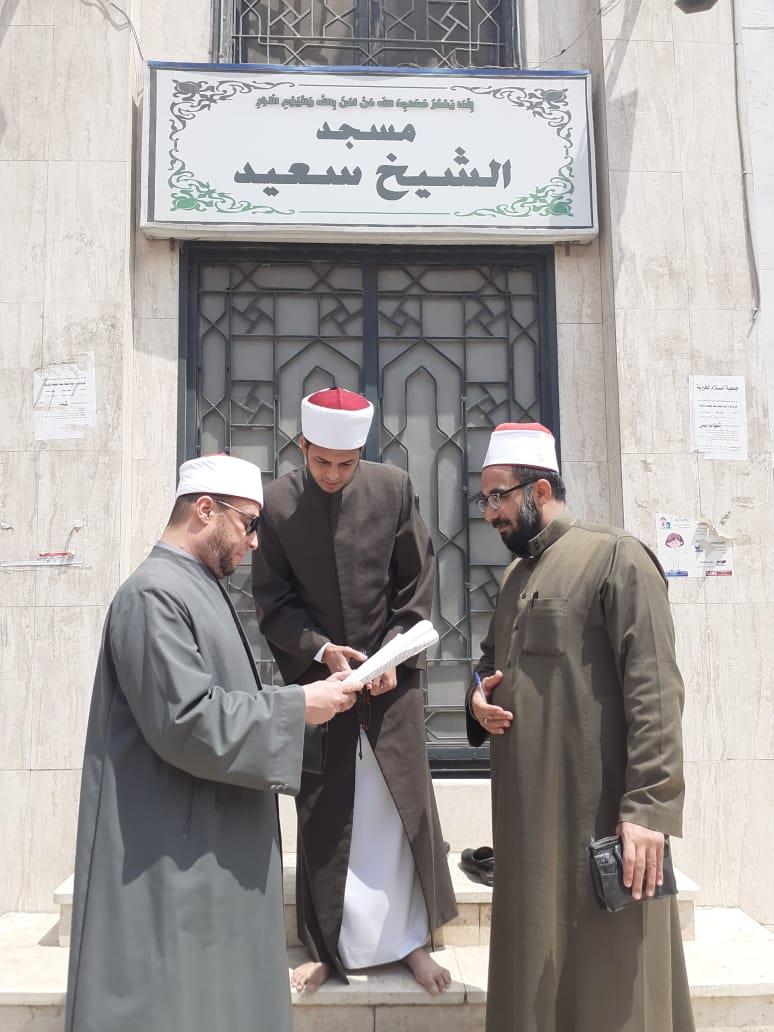 وكيل وزارة الأوقاف يتابع تنفيذ قرار غلق المساجد لل