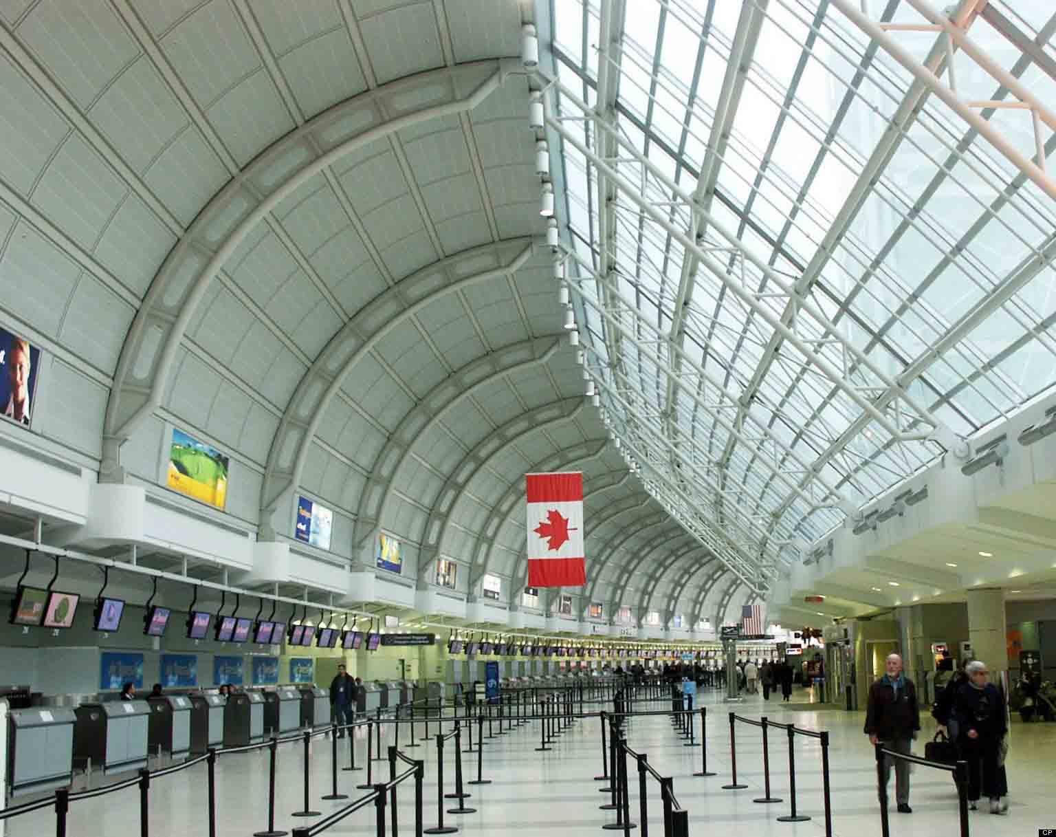 مطار تورونتو