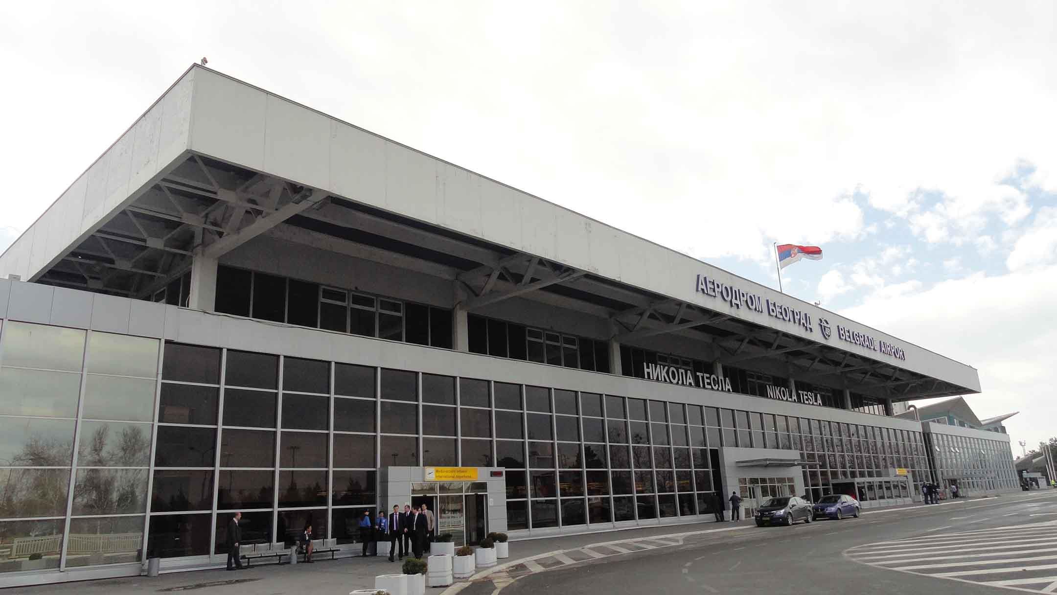مطار بلجراد الدولي