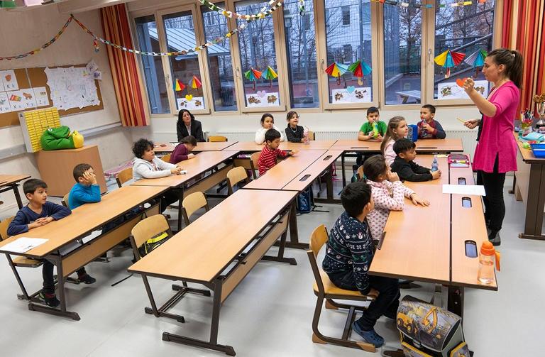 إعادة فتح معظم المدارس منتصف مايو بالنمسا