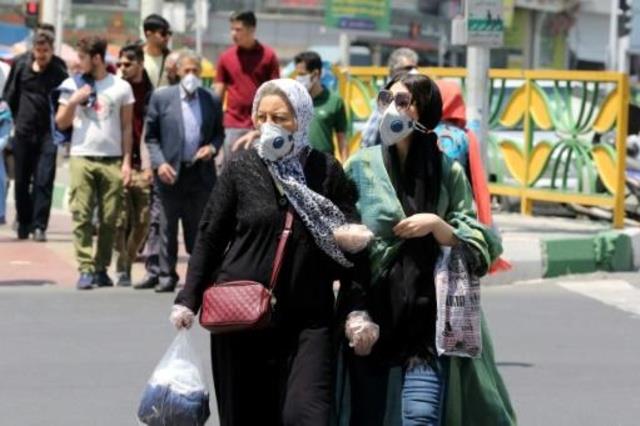 إيرانيون في أحد شوارع طهران في 9 أيارمايو 2020