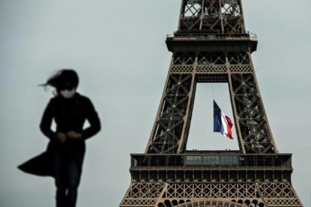 باريس تبدأ إعادة افتتاح تدريجي لأنشطة الحياة اليوم