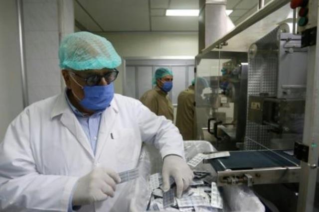 الطبيب رشيد الفيصل، صاحب مصنع لإنتاج الأدوية قرب ح