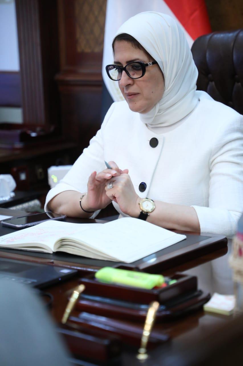 الدكتورة هالة زايد وزيرة الصحة                    